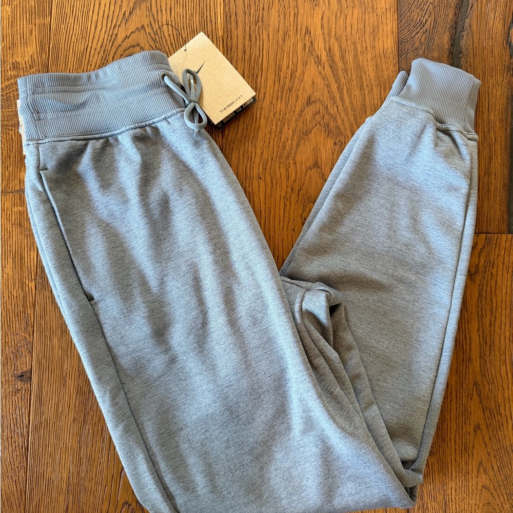 NWT Nike Therma Fit High Rise Jogger Pants